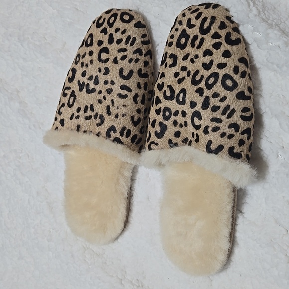 Freda Salvador James Leopard Shearling Slippers Size Small - Picture 3 of 7